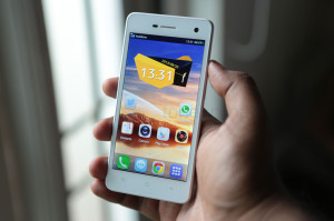 oppo-r819-hands-on-photos-3